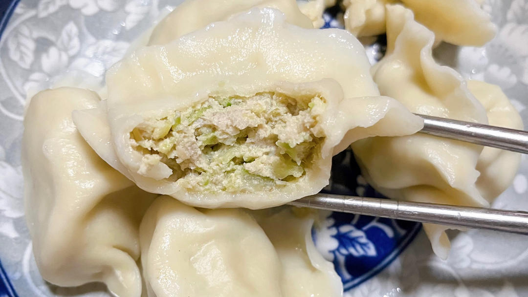 经典芹菜猪肉馅(不是经典我不发)