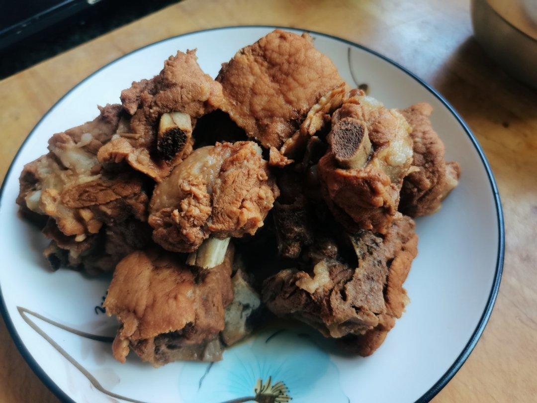卤排骨