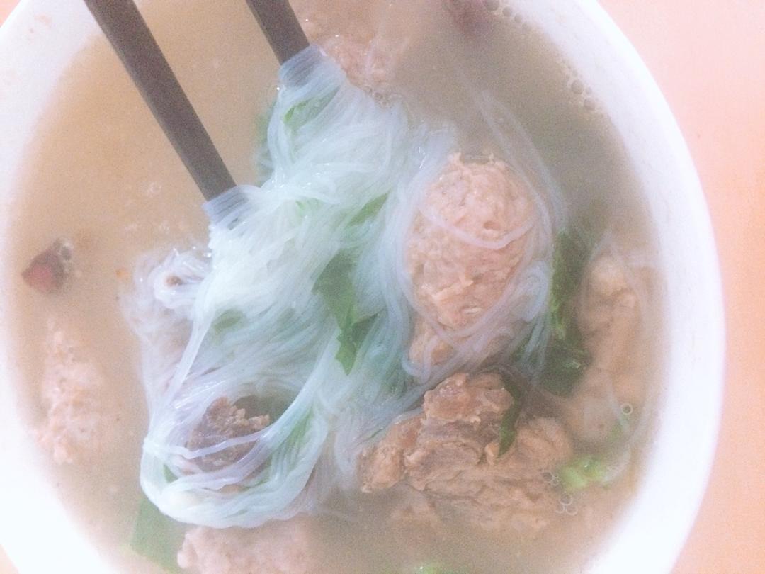 白菜丸子粉丝汤