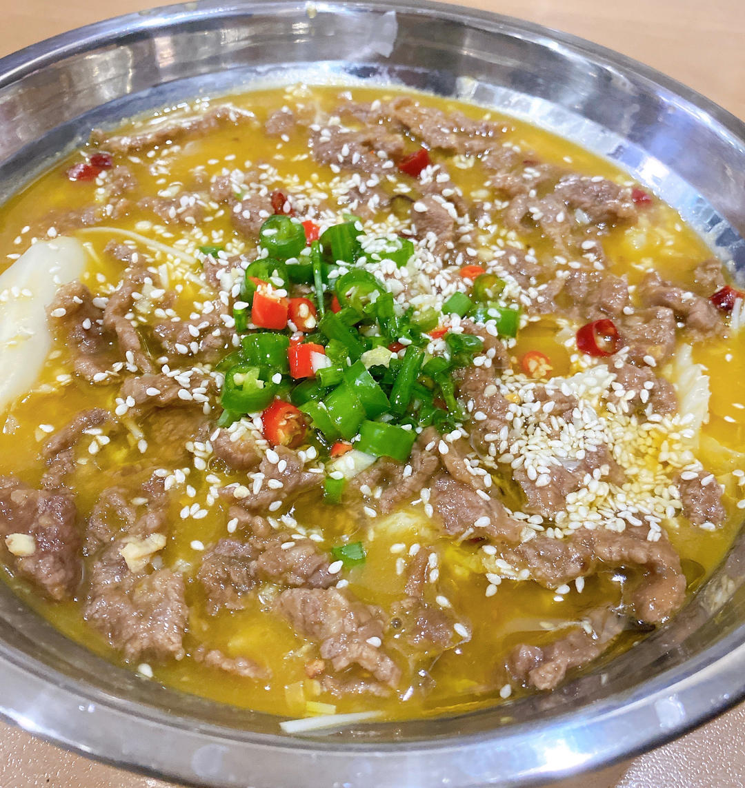 酸汤金针菇肥牛卷