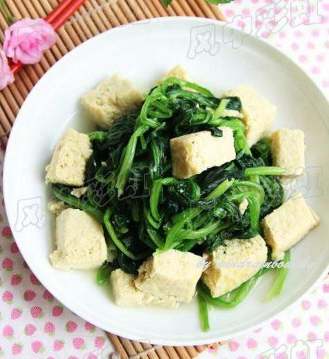 菠菜炖冻豆腐