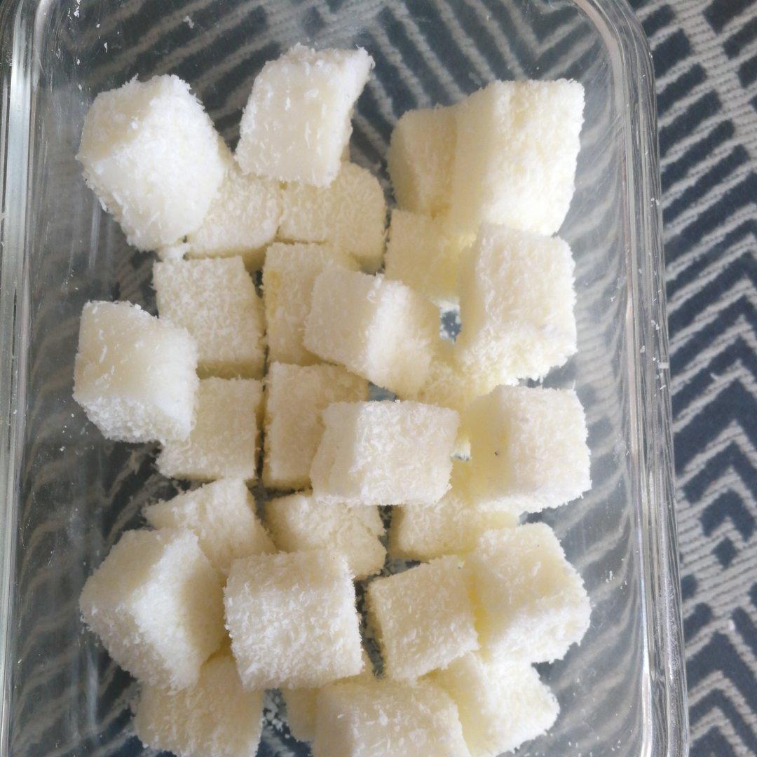 完胜85‘C的牛奶椰蓉小方