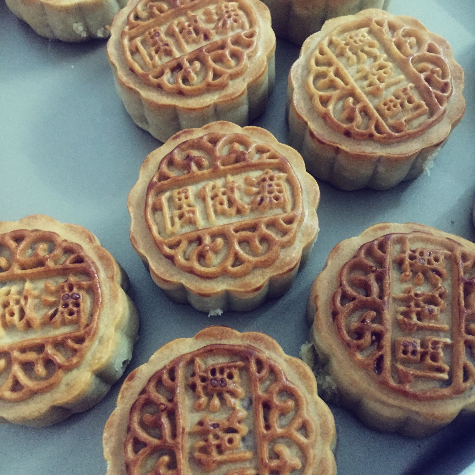 广式月饼—蛋黄莲蓉月饼