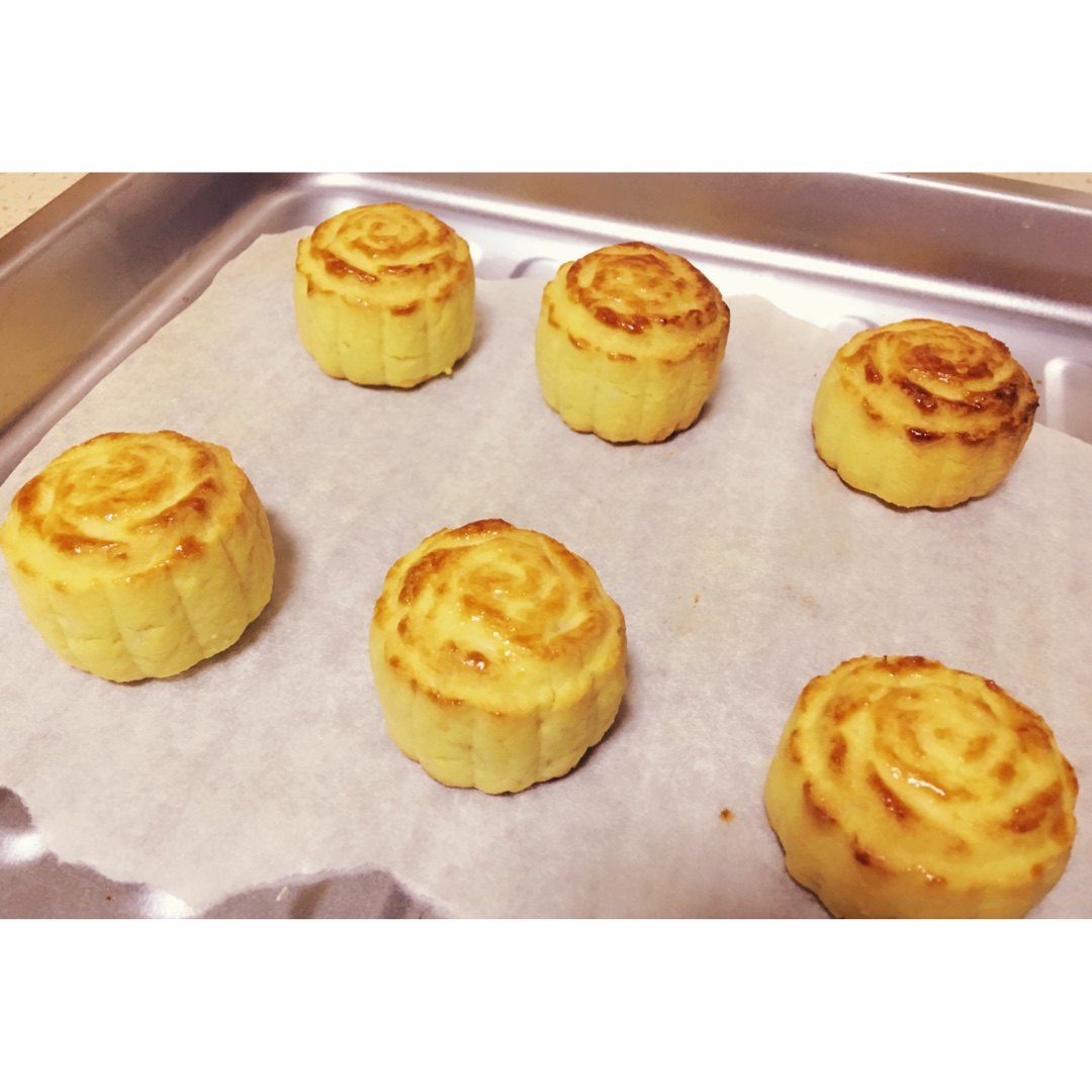 半岛酒店奶黄月饼——号称月饼界的劳斯莱斯