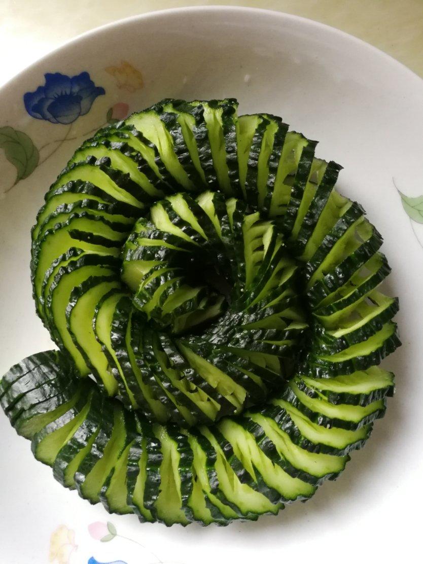 蓑衣黄瓜的切法 · 小视频 🥒
