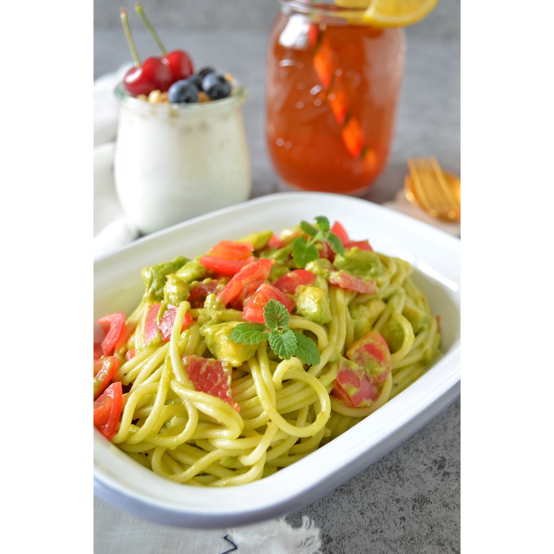 嫁给耳朵儿做的牛油果酱天使意面