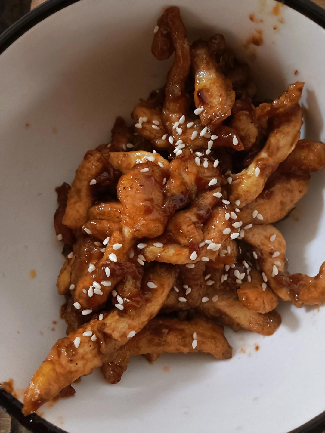 简易快手版糖醋里脊！让你的鸡胸肉不再干瘪无味！酸酸甜甜打开减脂新世界！