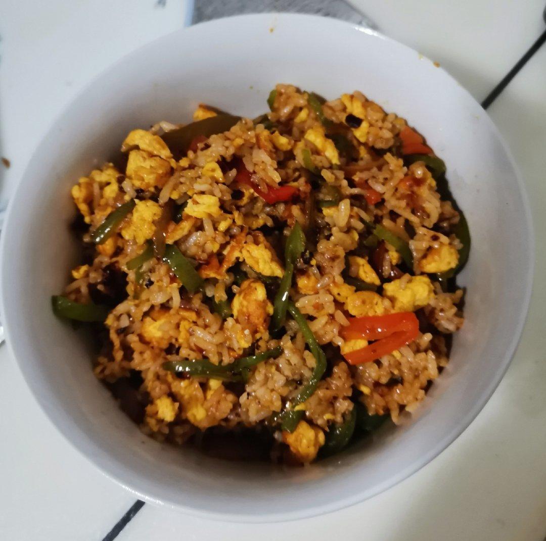 青椒鸡蛋老干妈炒饭