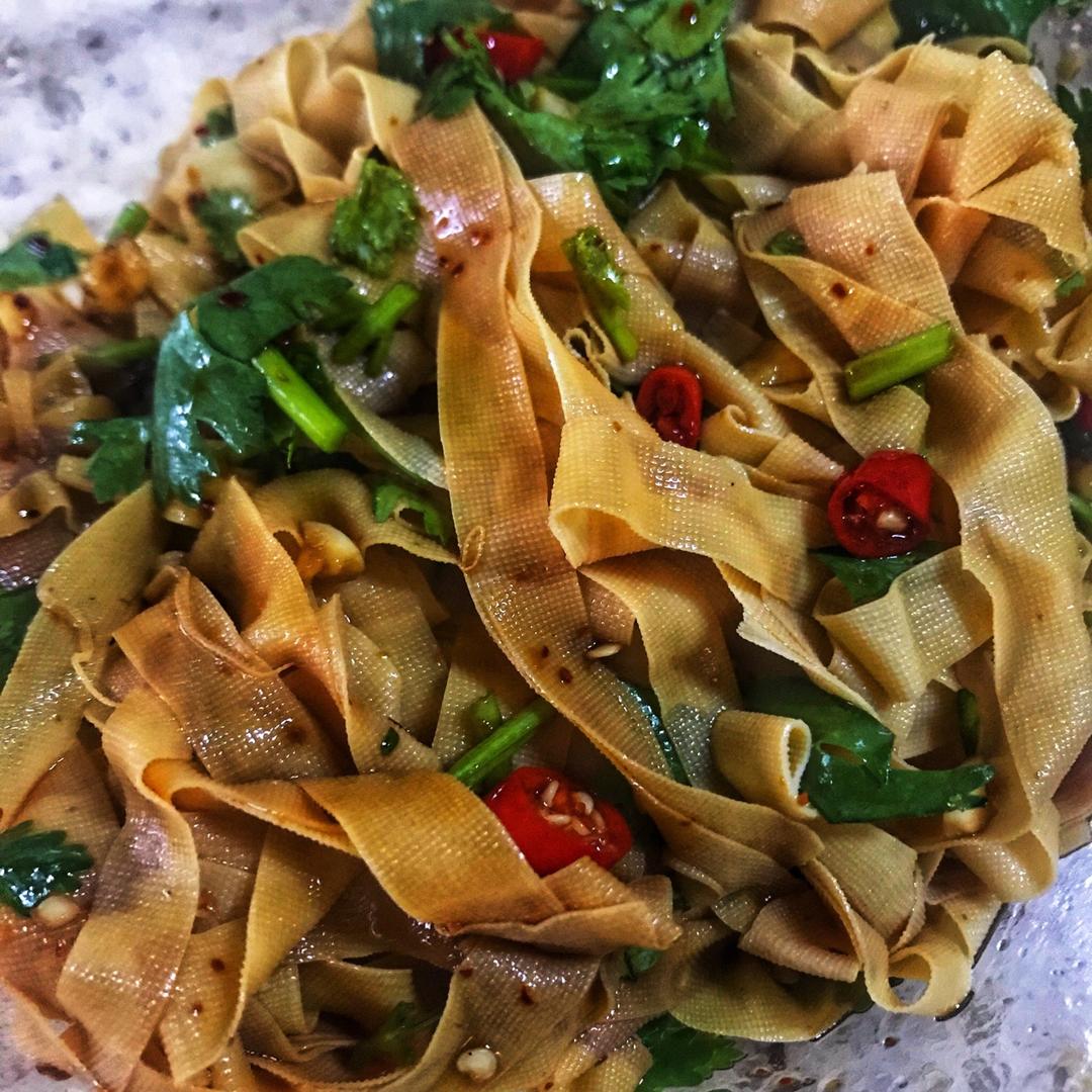 ㊙️巨好吃的凉拌豆皮❗️香辣过瘾连吃三天都不腻