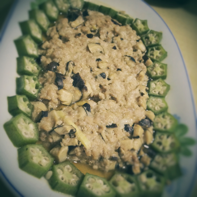 香菇马蹄蒸肉饼