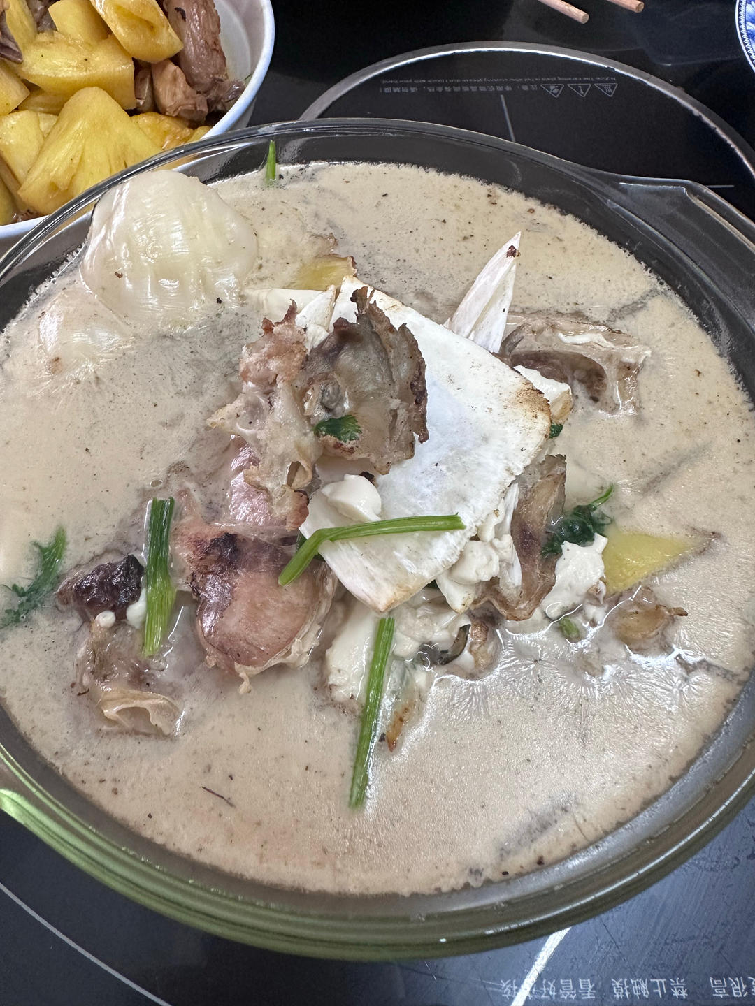 奶白鲫鱼豆腐汤|一条鱼最后的温柔