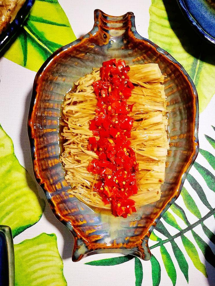 剁椒金针菇