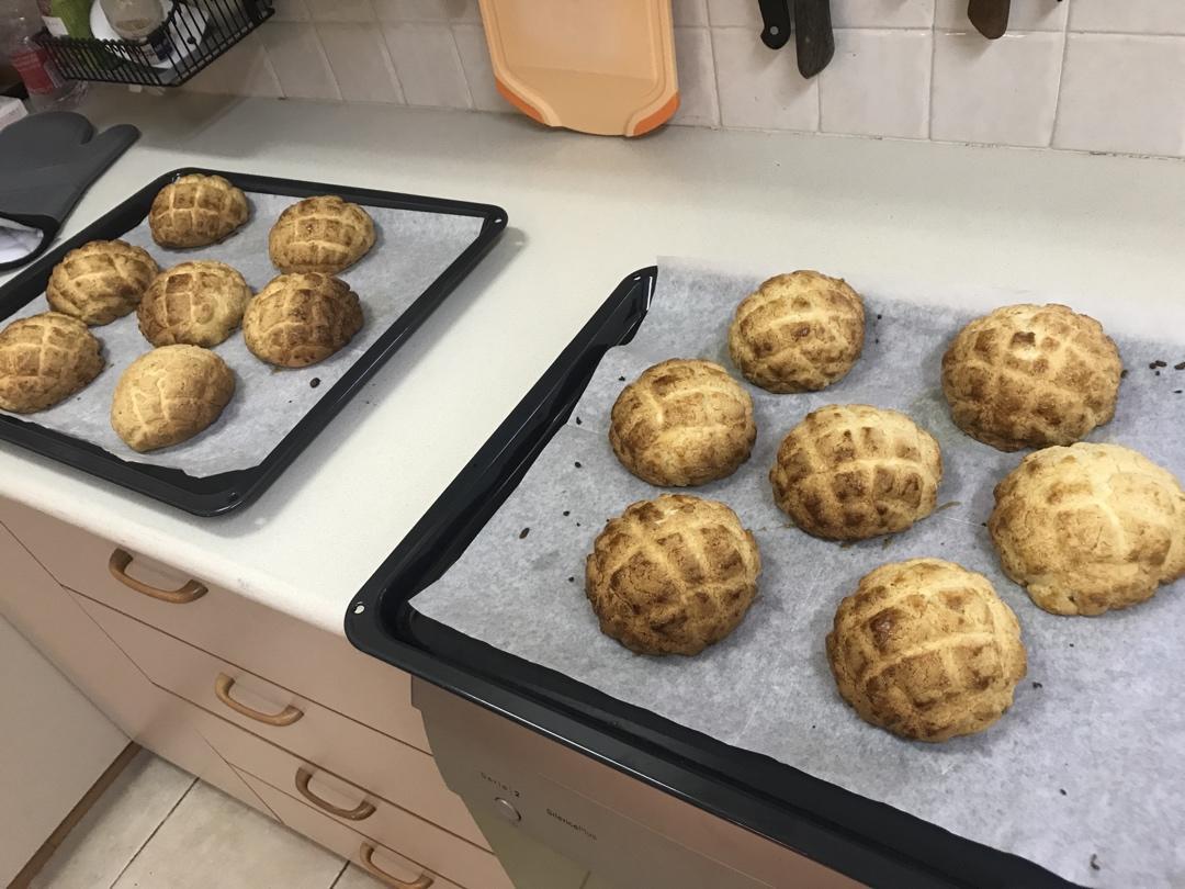好吃到炸裂的港式菠萝包（附带制作酥皮的小视频）