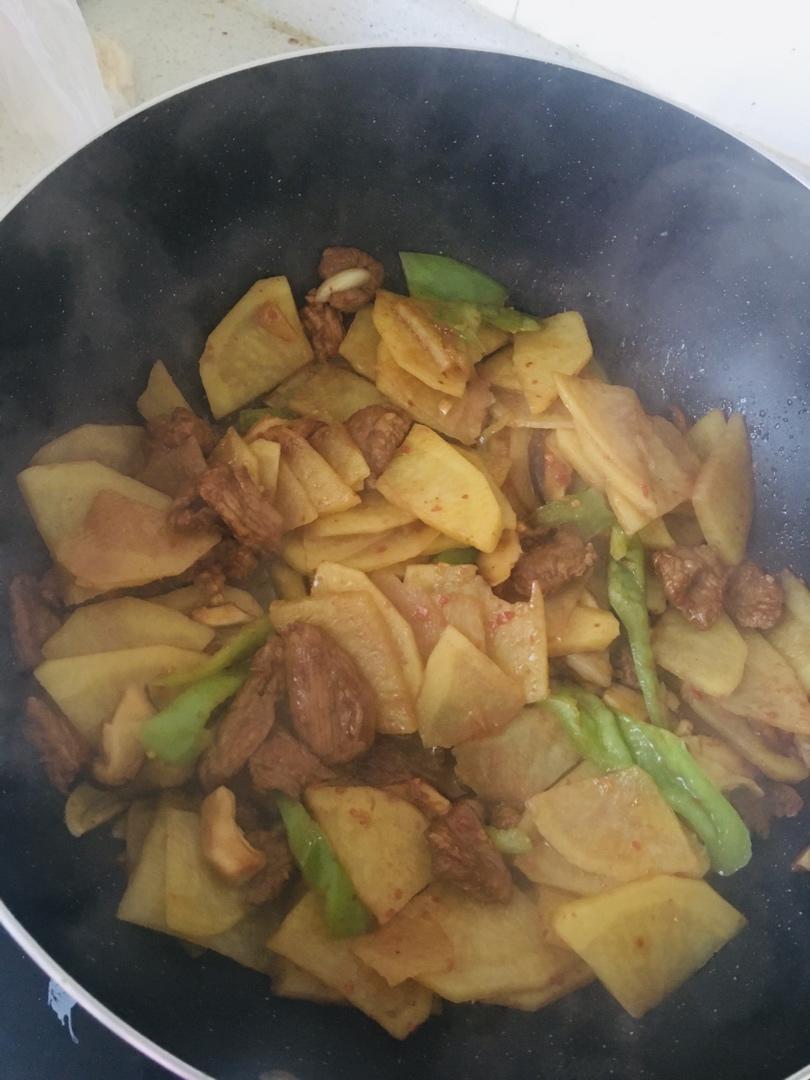 土豆片炒肉