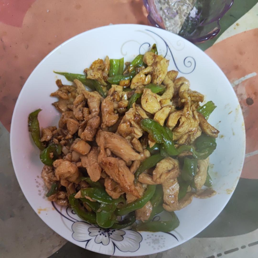 巨好吃的青椒炒鸡胸肉丝，超下饭