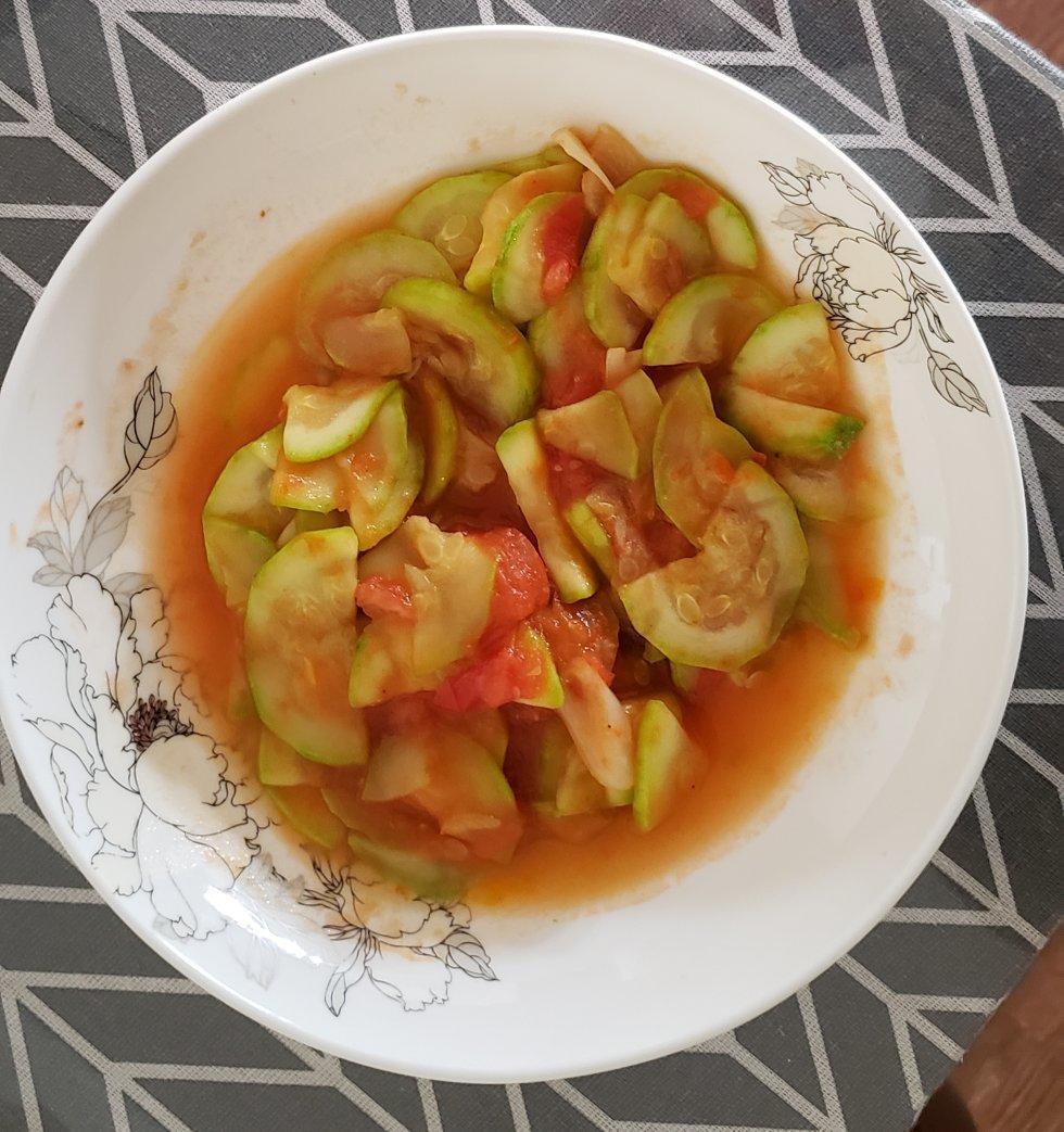 番茄炒西葫芦（已更新）( Stir-fried Tomato and Zucchini )
