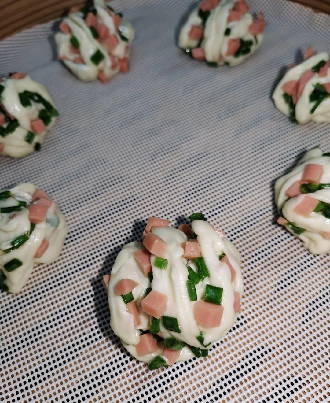 最好吃的火腿葱香花卷—附让葱不变黄的小窍门