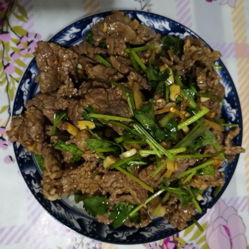 凉拌香菜牛肉