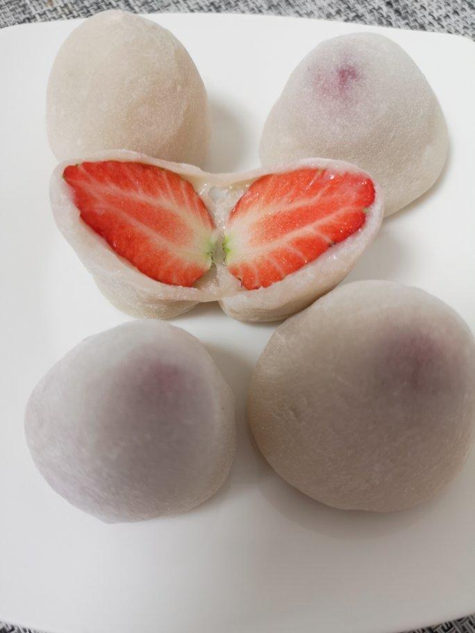 草莓季不要错过的甜品👉草莓糯米糍❗️巨好吃