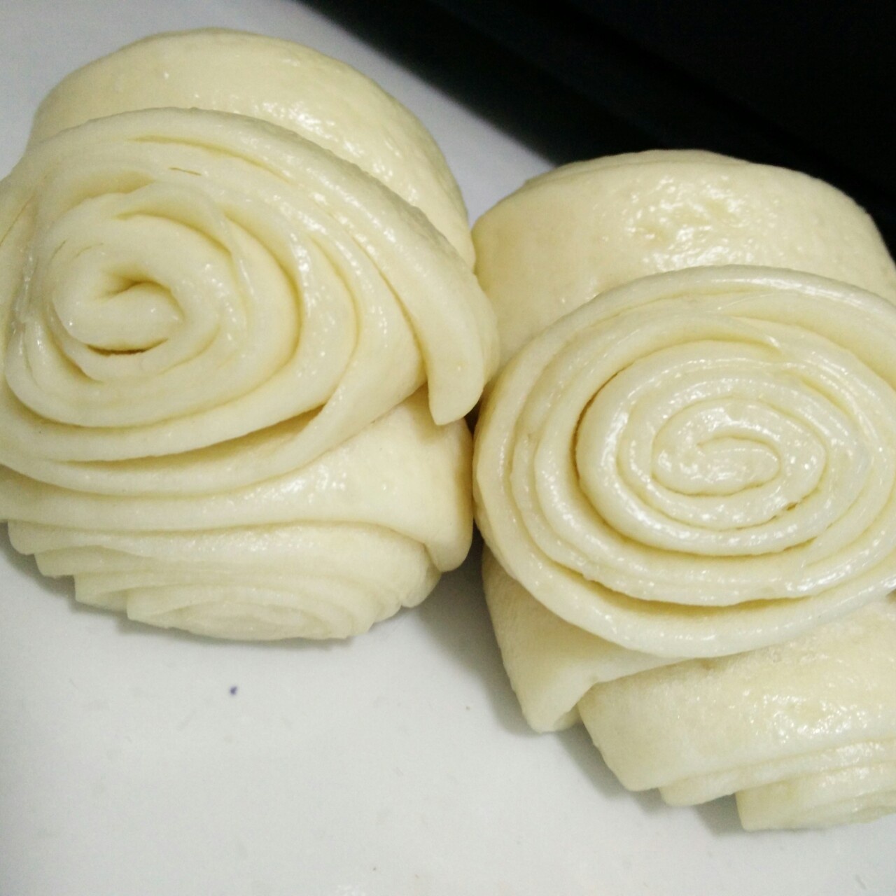 彤彤做的白花卷