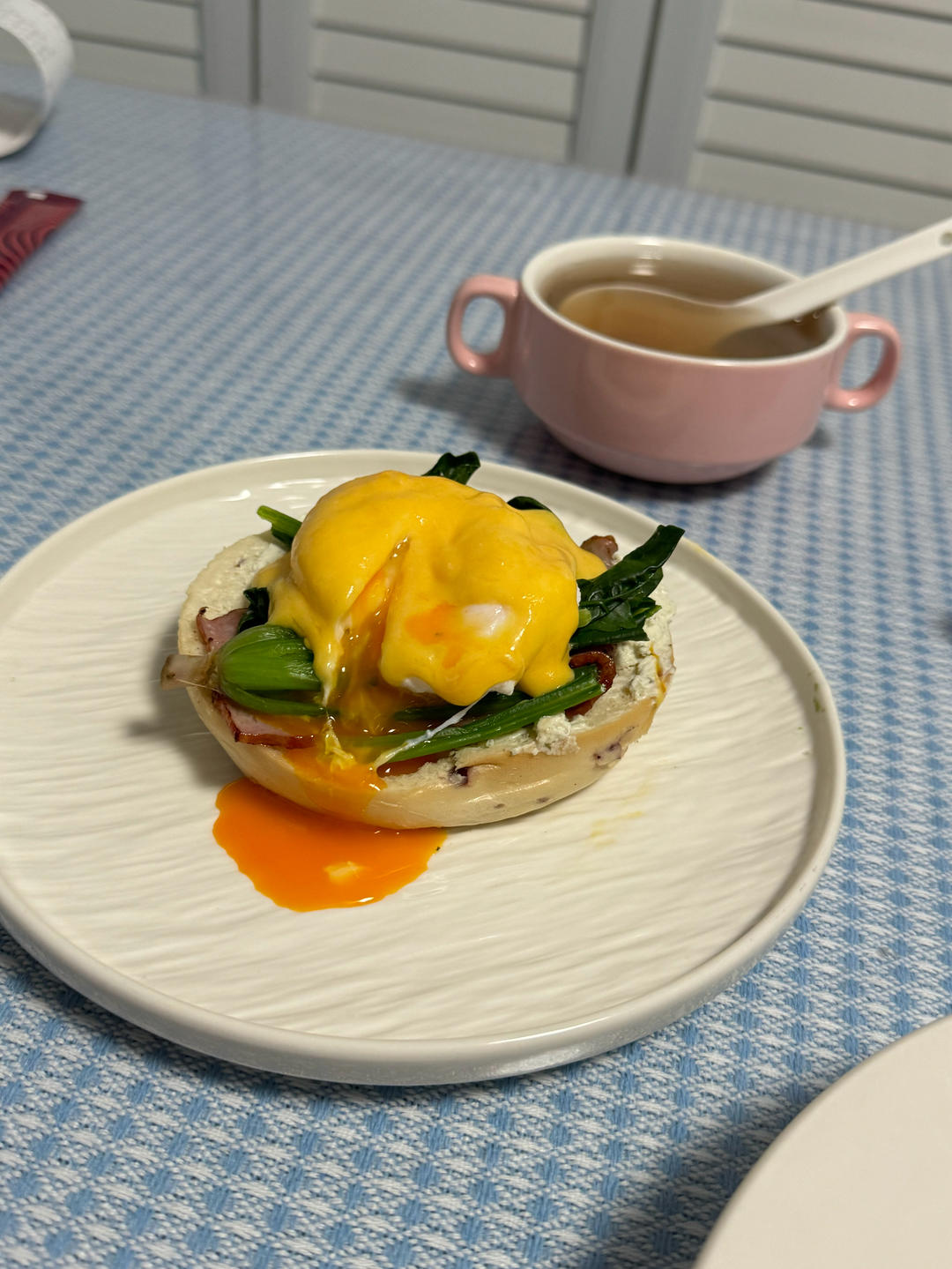 完胜咖啡店的brunch(班尼迪克蛋)