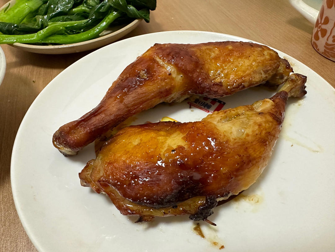 鲜嫩多汁～好吃到舔手指的蜜汁烤鸡腿