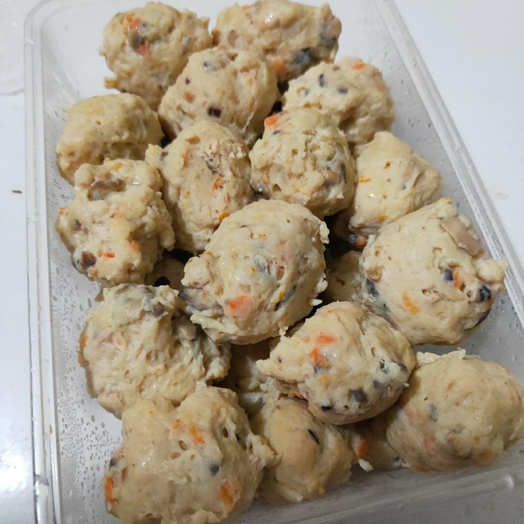 煮出来的胡萝卜鸡肉丸-超Q弹