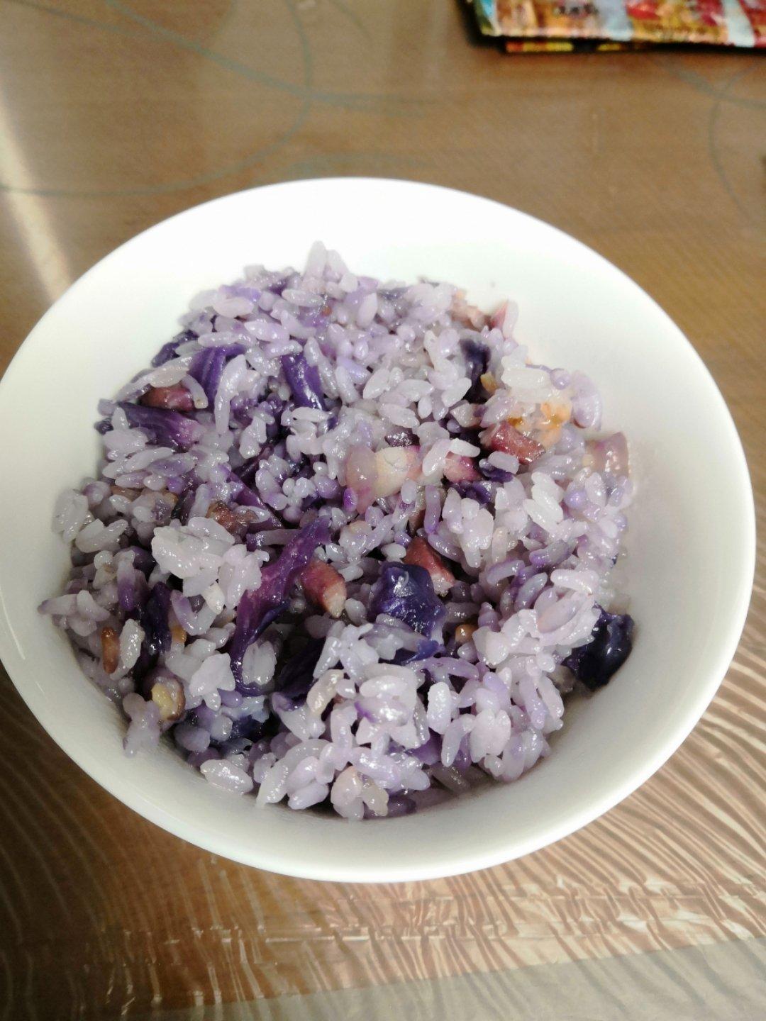 紫甘蓝（卷心菜）腊肠菜饭