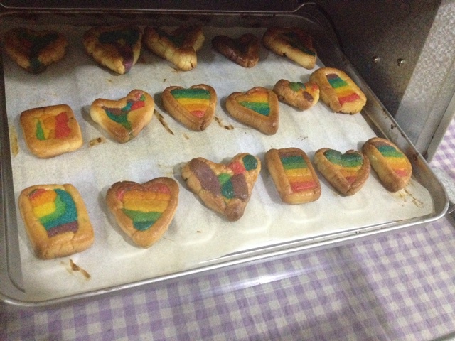 绝对惊呆所有人的彩虹心曲奇（26张超详细图步骤绝对良心）