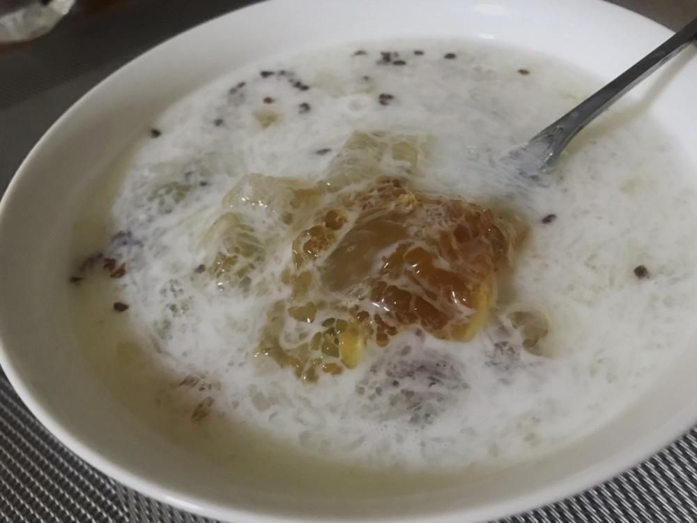 桃胶皂角米雪燕美颜羹