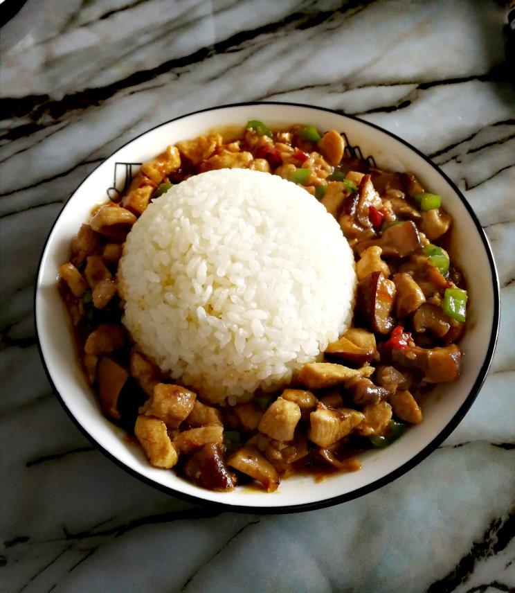 ㊙️简单快手❗️好吃到舔碗底的香菇鸡肉饭❗❗️️