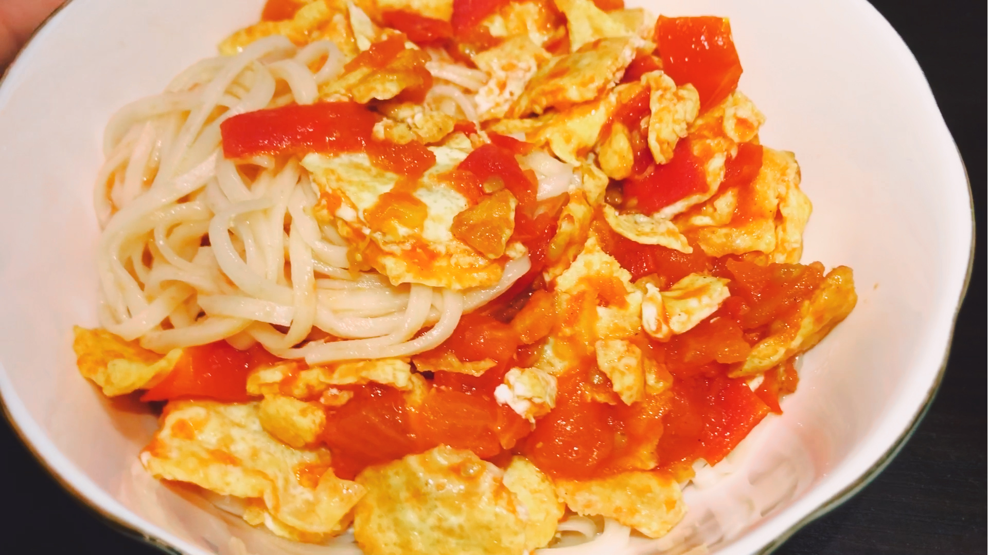 西红柿鸡蛋拌面的做法