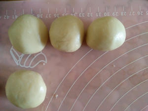 肉松麻薯蛋黄酥的做法 步骤9
