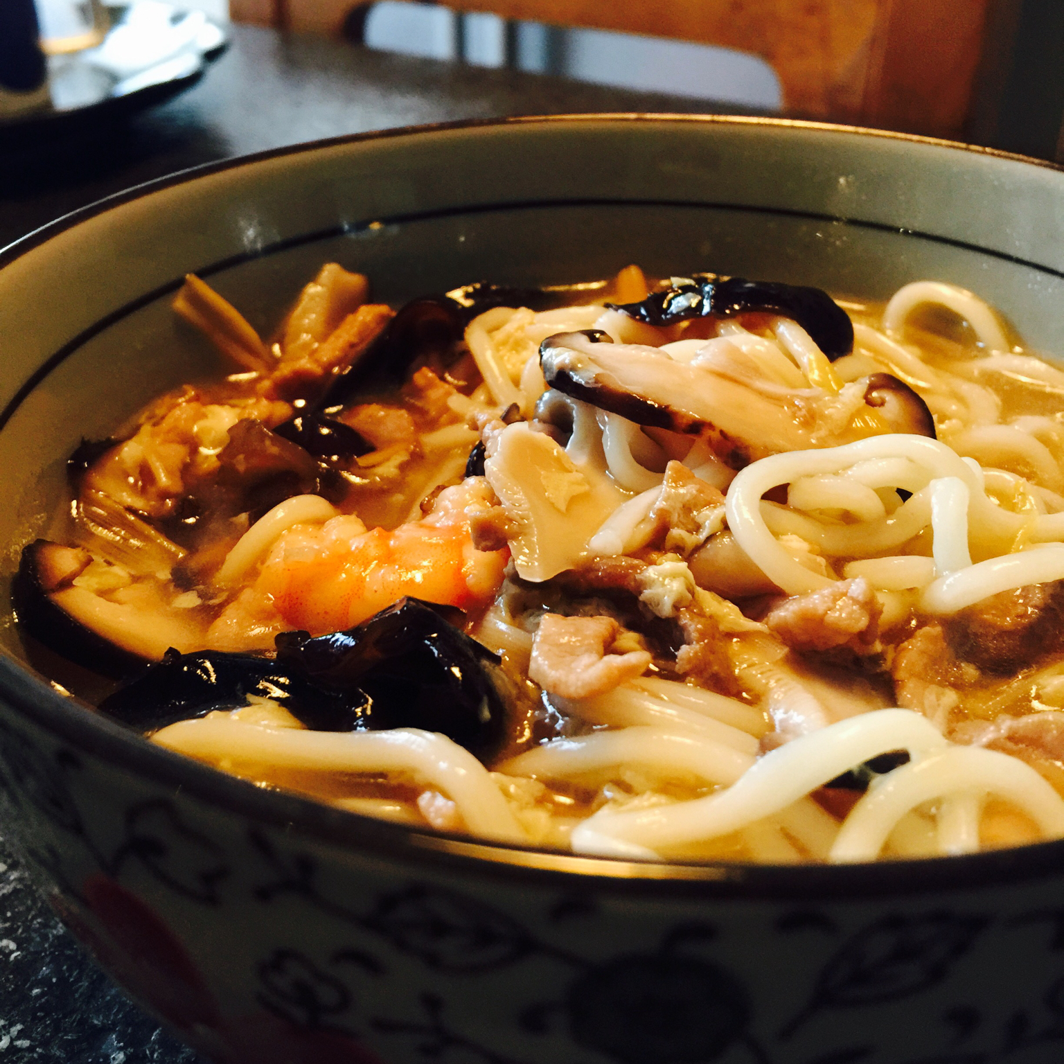 小双鱼做的虾仁香菇打卤面