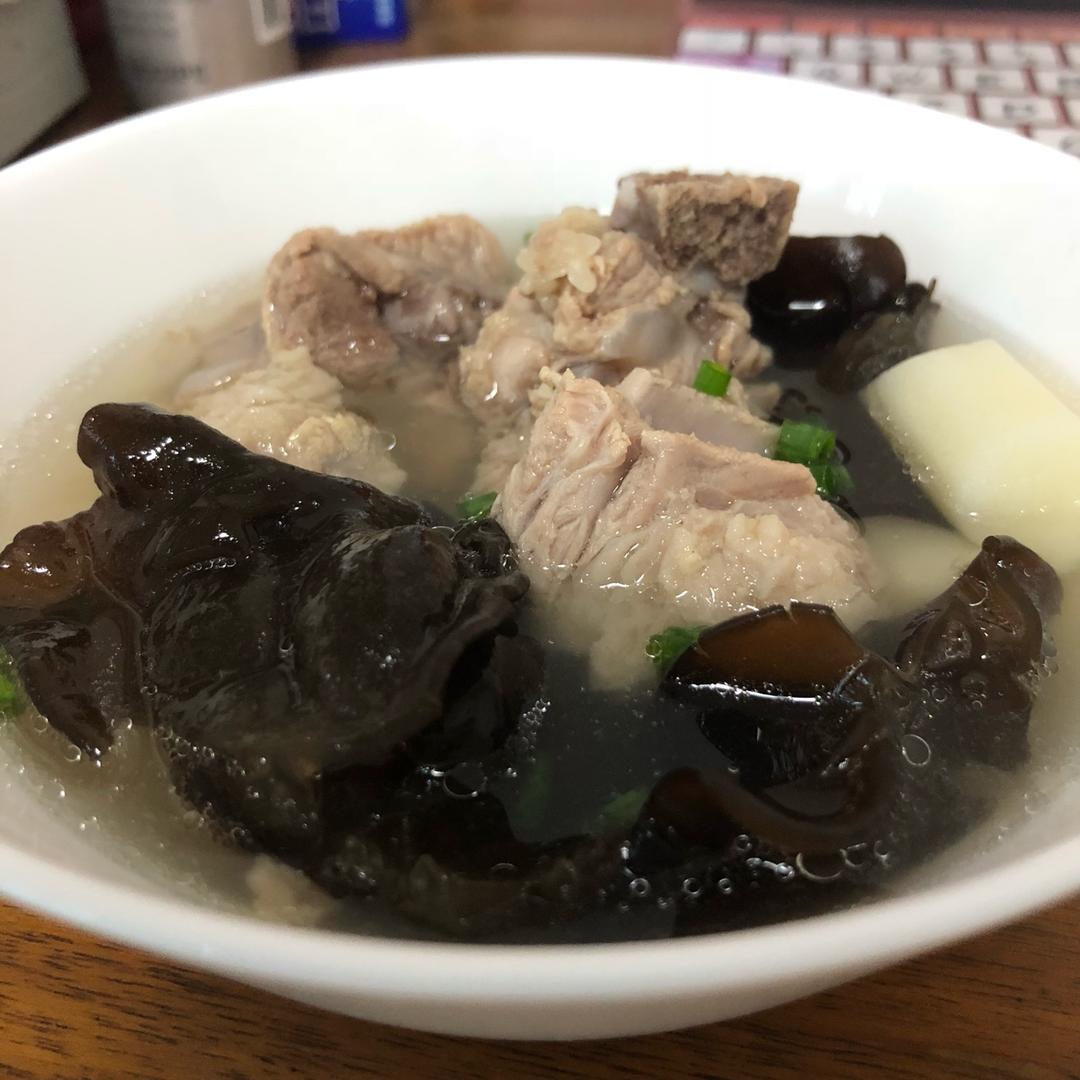 山药黑木耳排骨汤