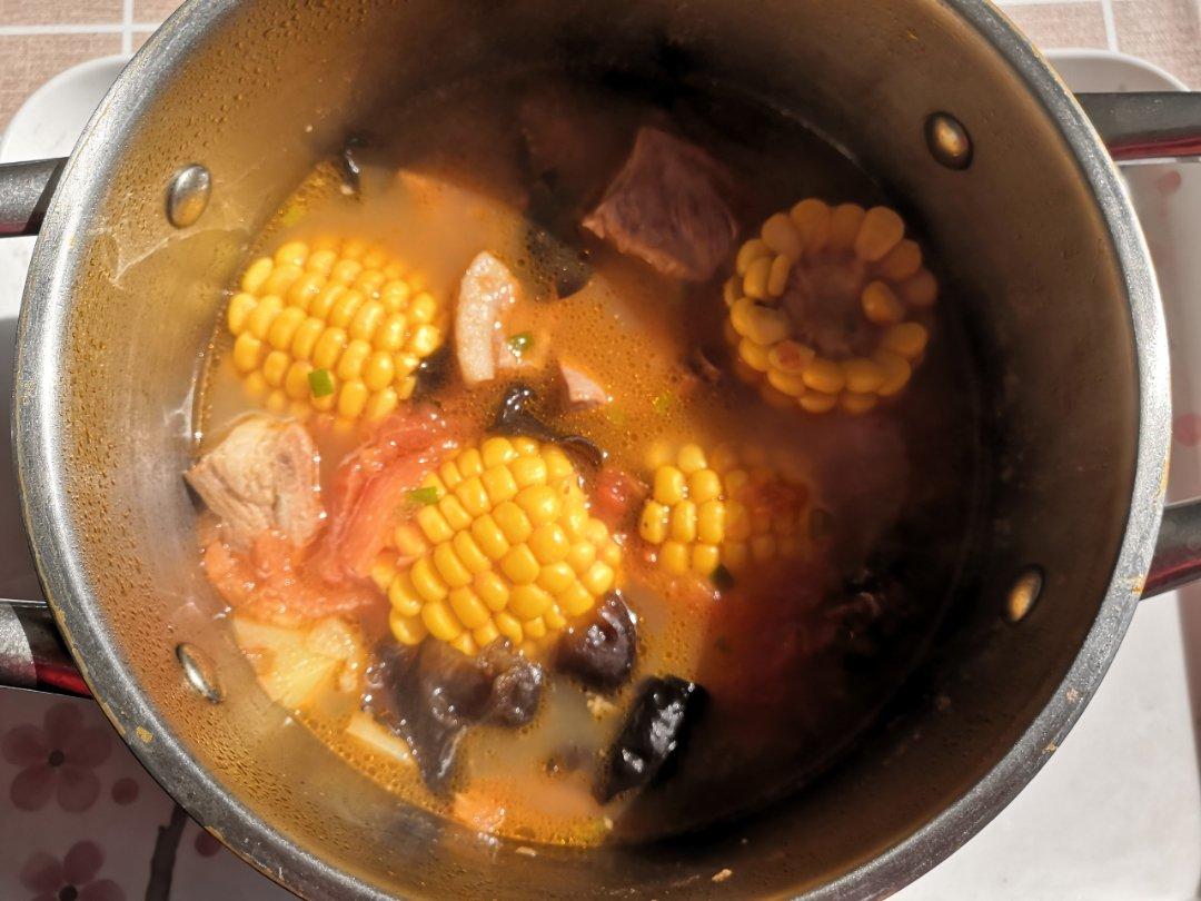 番茄玉米排骨汤