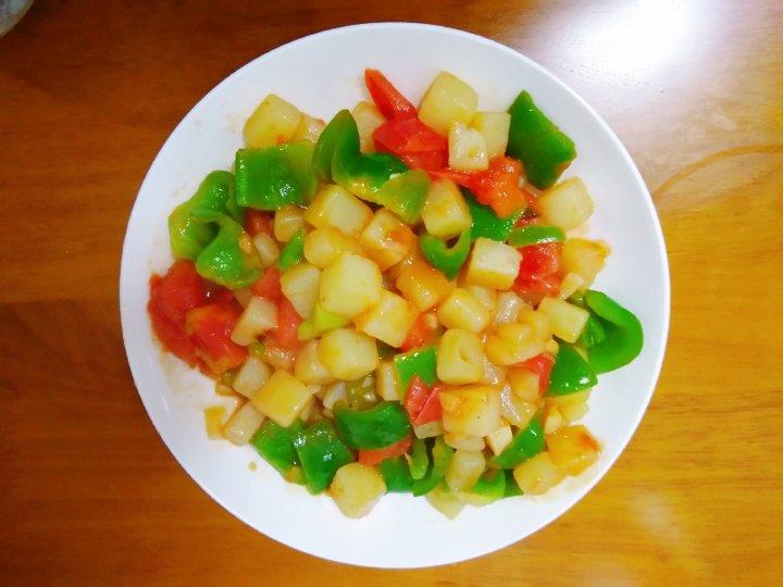 青椒番茄土豆片