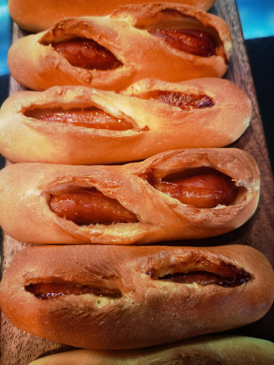 治愈甜腻的｜法式芥末籽香肠面包