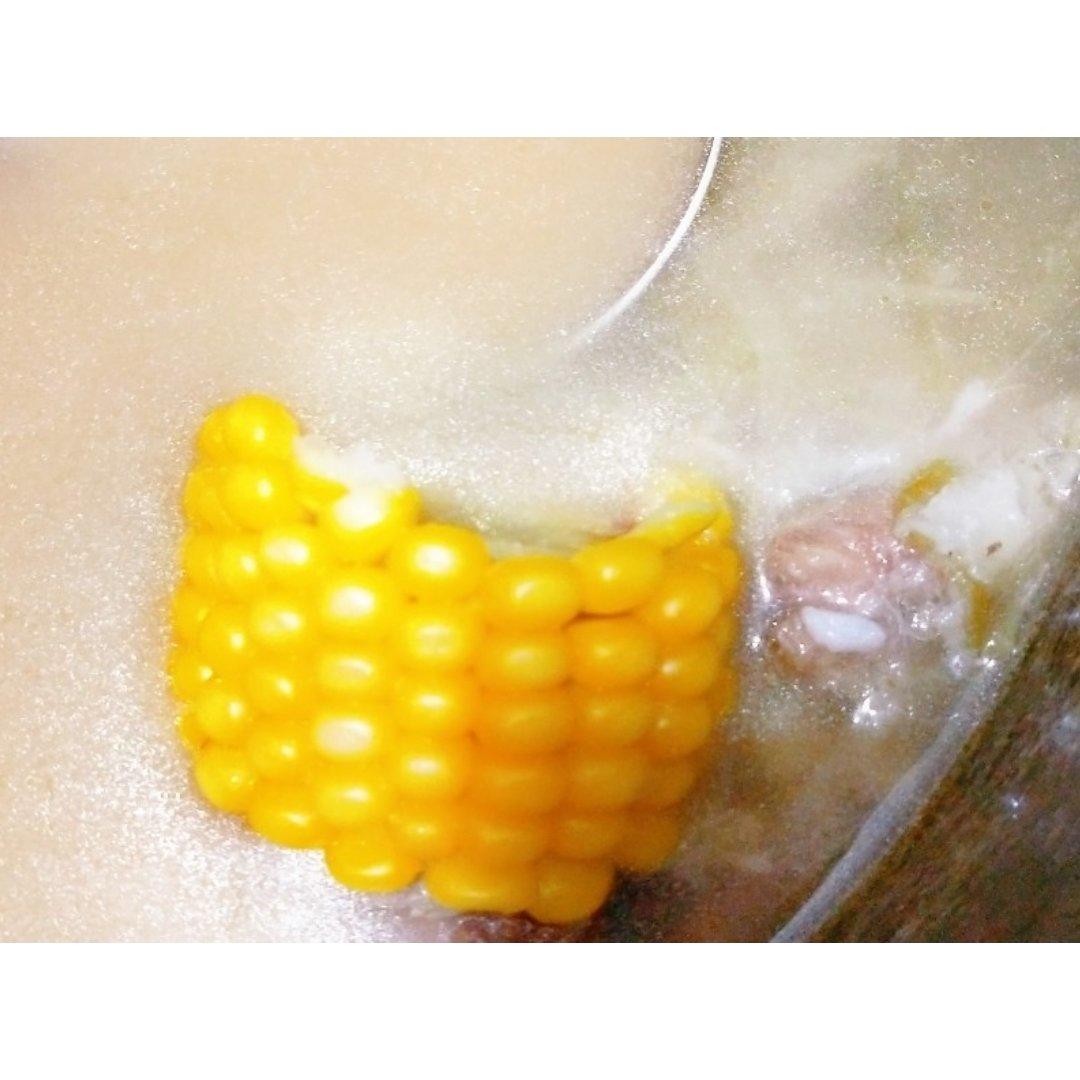 玉米山药炖鸡汤