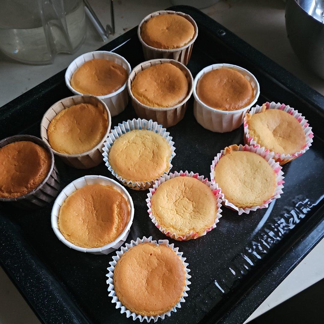 乳酪戚风小蛋糕