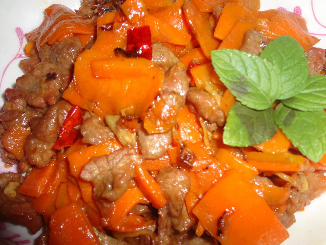 胡萝卜炒牛肉的做法