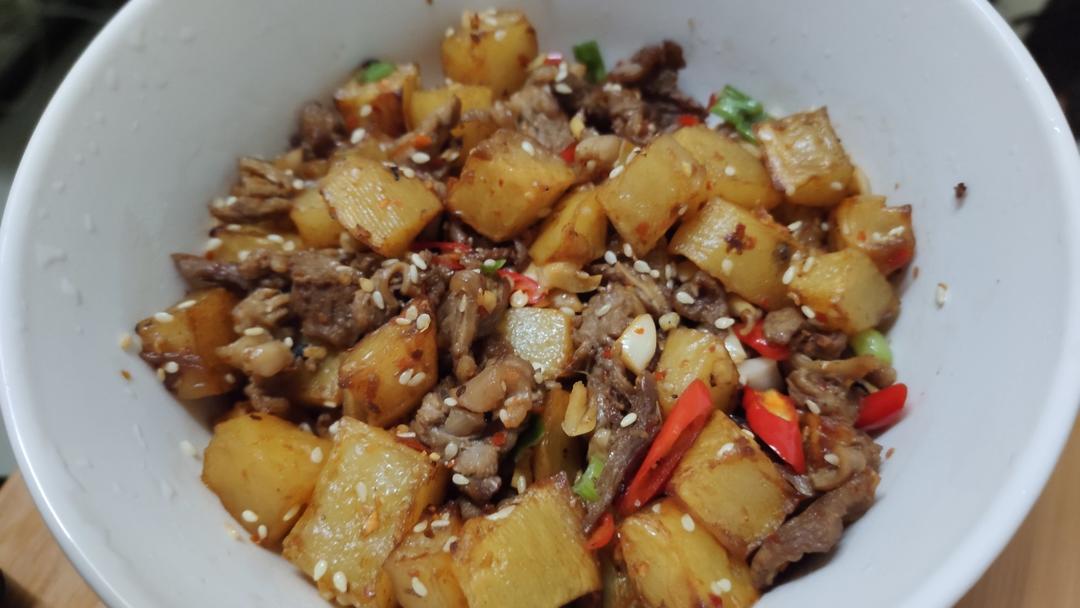 巨下饭的孜然小土豆，一大盘上桌秒光！