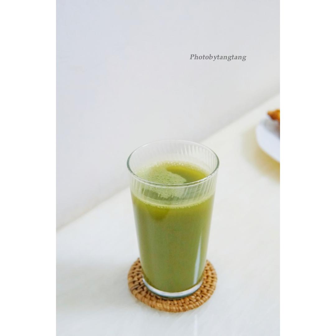 用自己种的小麦苗榨汁