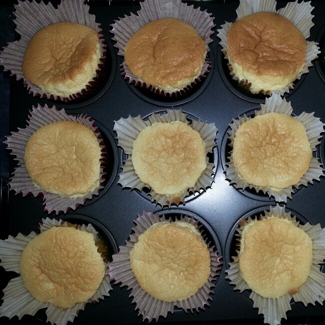 超简单完美戚风蛋糕（6寸2蛋）附打发、翻拌、脱模视频