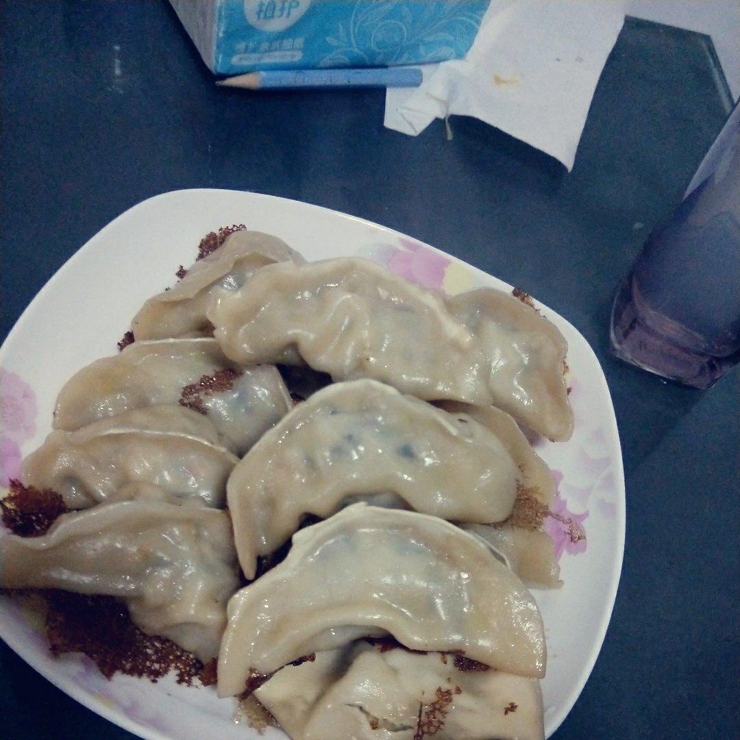 速冻水饺吃腻了吗~变锅贴吧(๑´ڡ`๑)