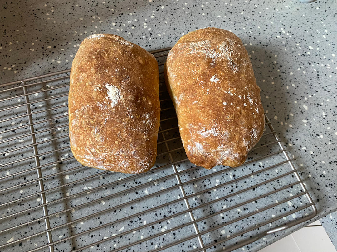 免揉意大利拖鞋面包ciabatta（吐血整理史上最全藤田千秋免揉欧包制作心得）
