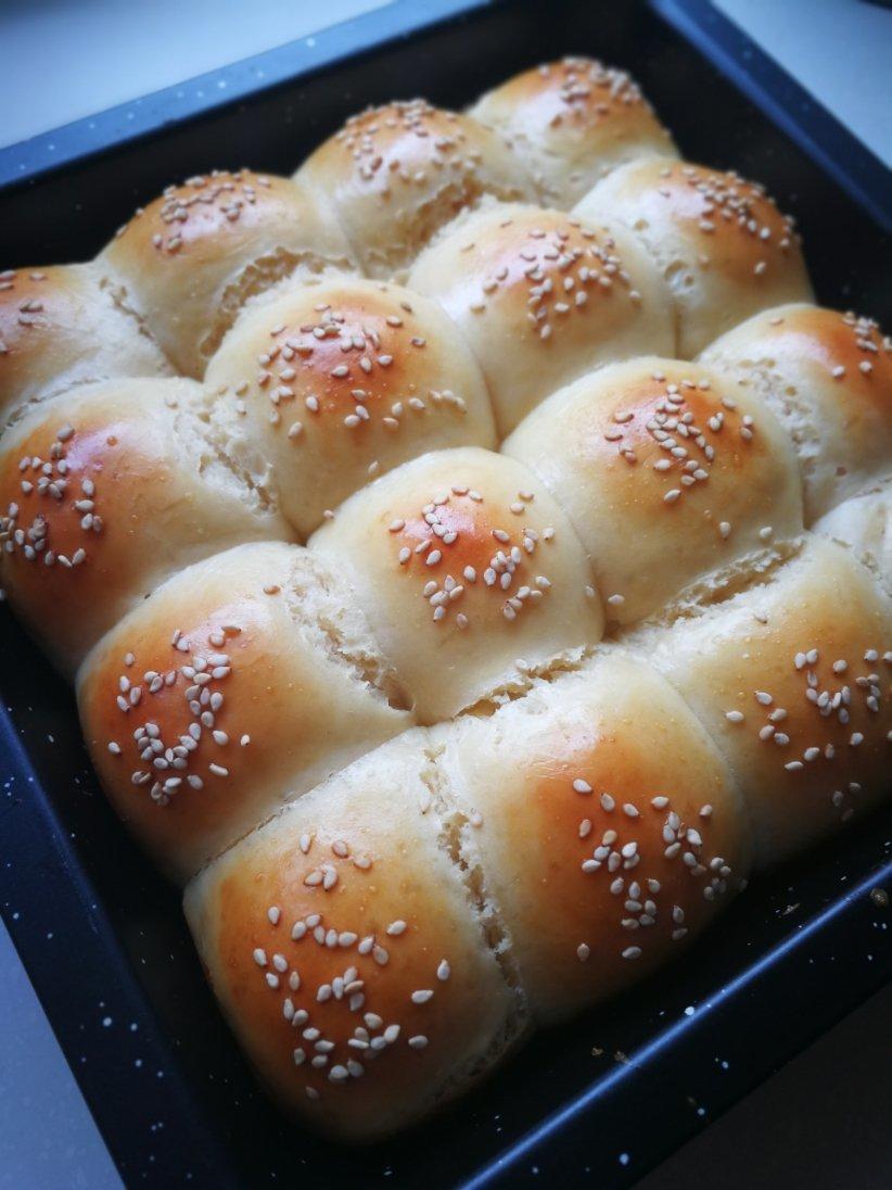 大人小孩都爱不释口的【蜂蜜牛奶小餐包】