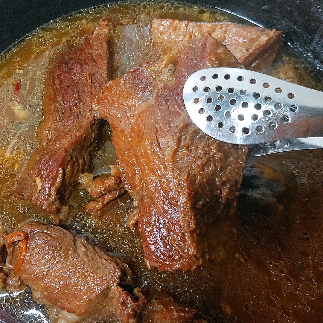 卤牛肉