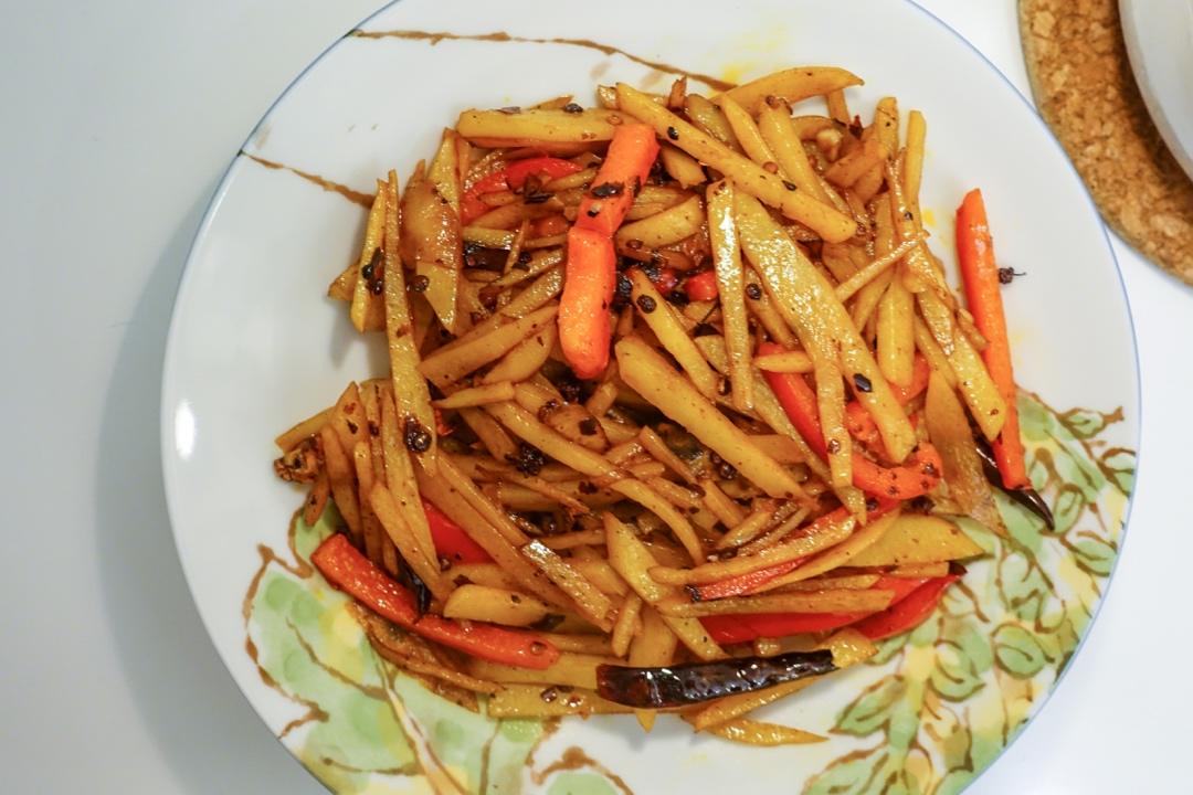 老干妈青椒土豆丝