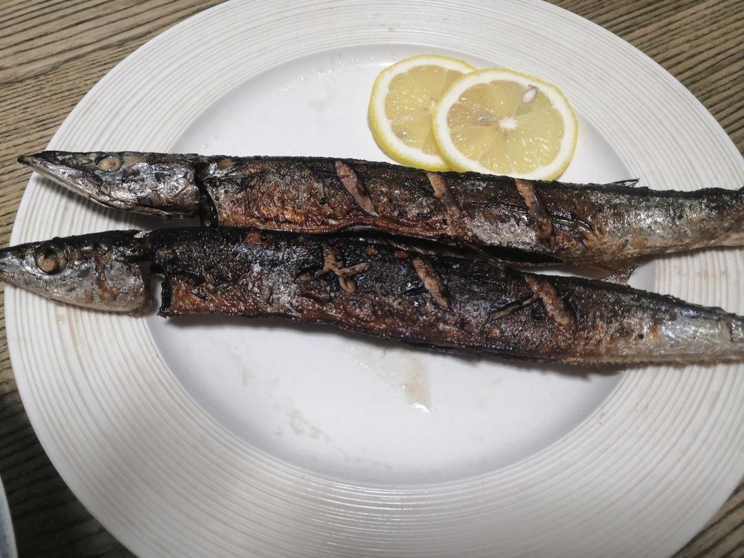 油煎秋刀鱼